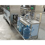 Thiết bị vệ sinh 18,9L Monoblock 120 BPH Gallon nhà cung cấp