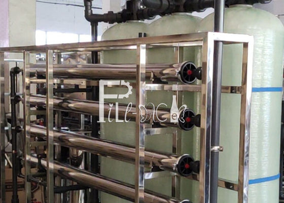 Nước uống 2000 LPH RO Plant với máy tiệt trùng UV nhà cung cấp