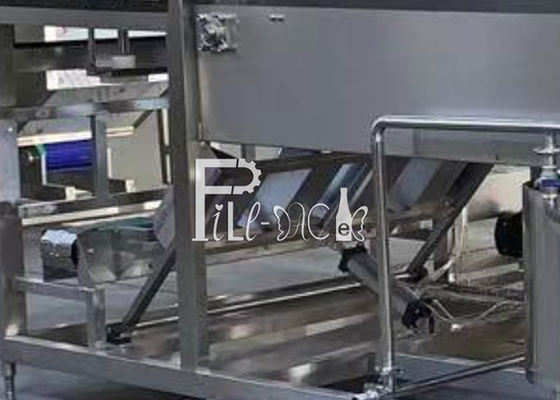 4600 * 2000 * 1800mm L Máy rót chai 5 gallon nhà cung cấp