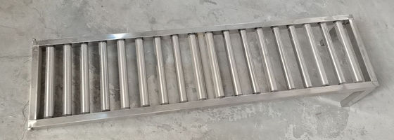 Con lăn Băng tải Gallon Nhà máy nước Tiêu hao cho dây chuyền sản xuất chai Gallon nhà cung cấp