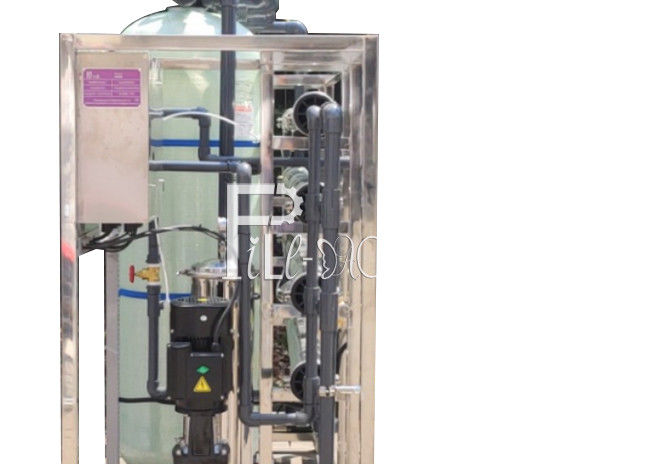 Nước uống 2000 LPH RO Plant với máy tiệt trùng UV nhà cung cấp