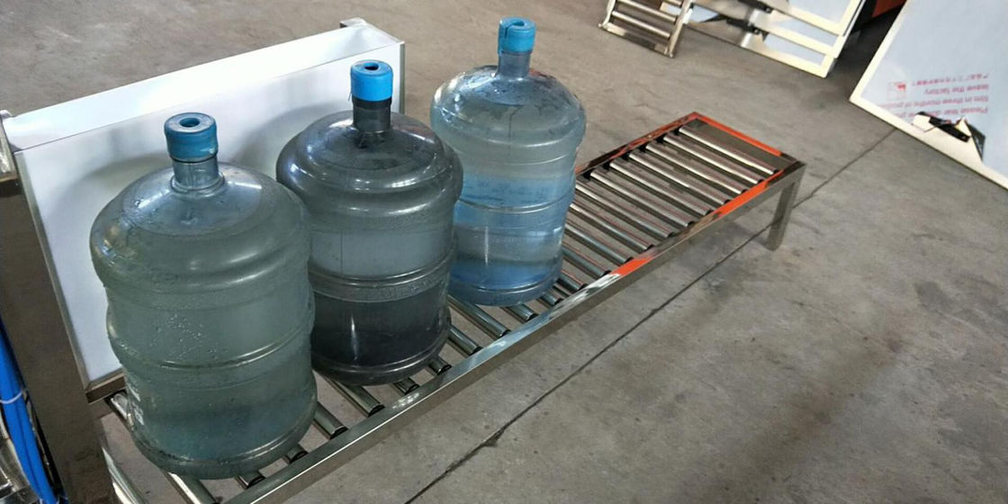 Con lăn Băng tải Gallon Nhà máy nước Tiêu hao cho dây chuyền sản xuất chai Gallon nhà cung cấp